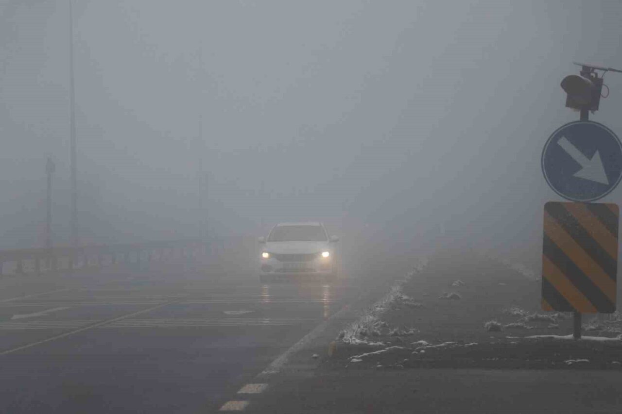 Bolu Dağı’nda yoğun sis sebebiyle görüş mesafesi 20 metreye düştü