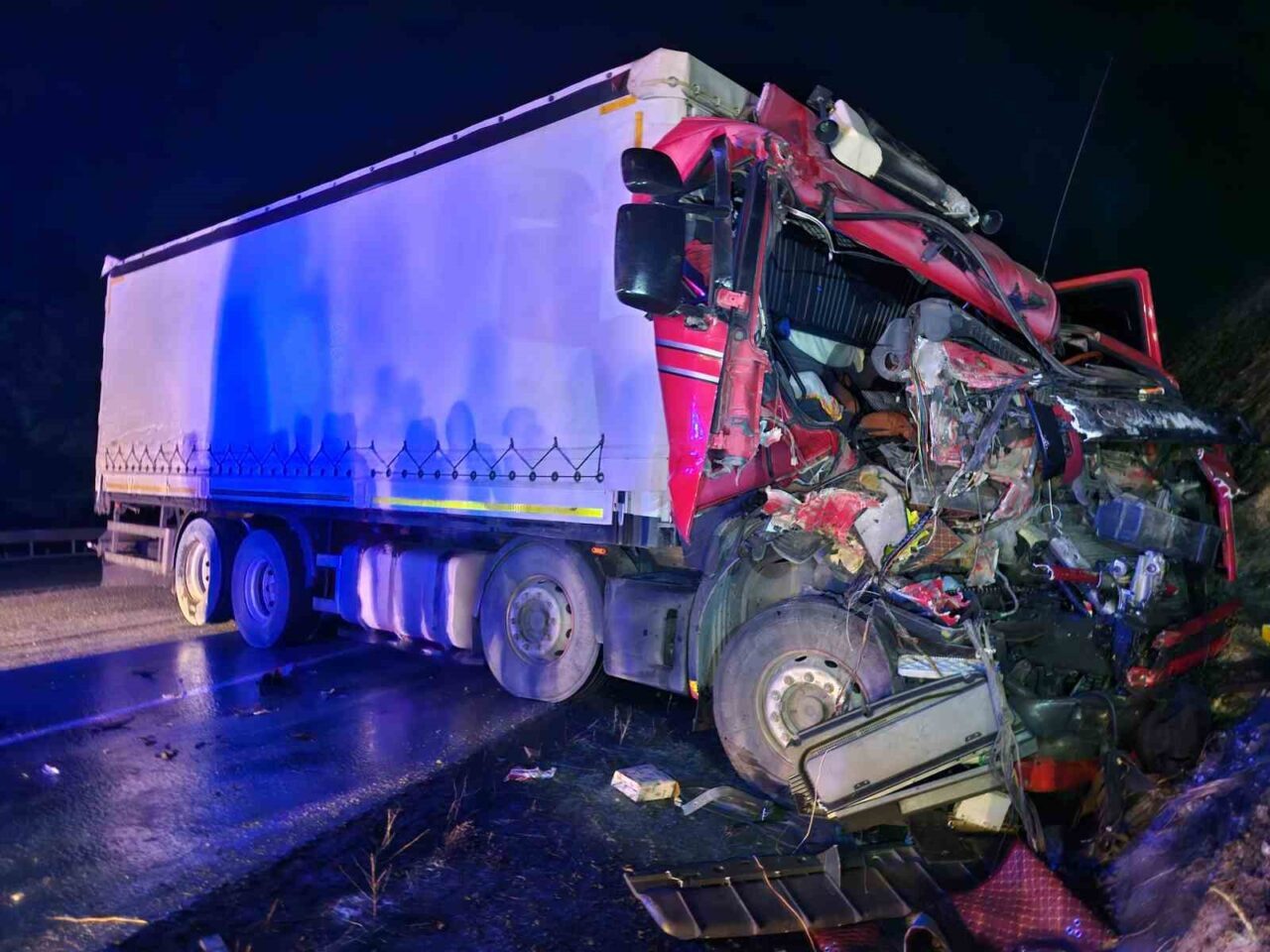 Buzlanma kazaları beraberinde getirdi: 3 yaralı
