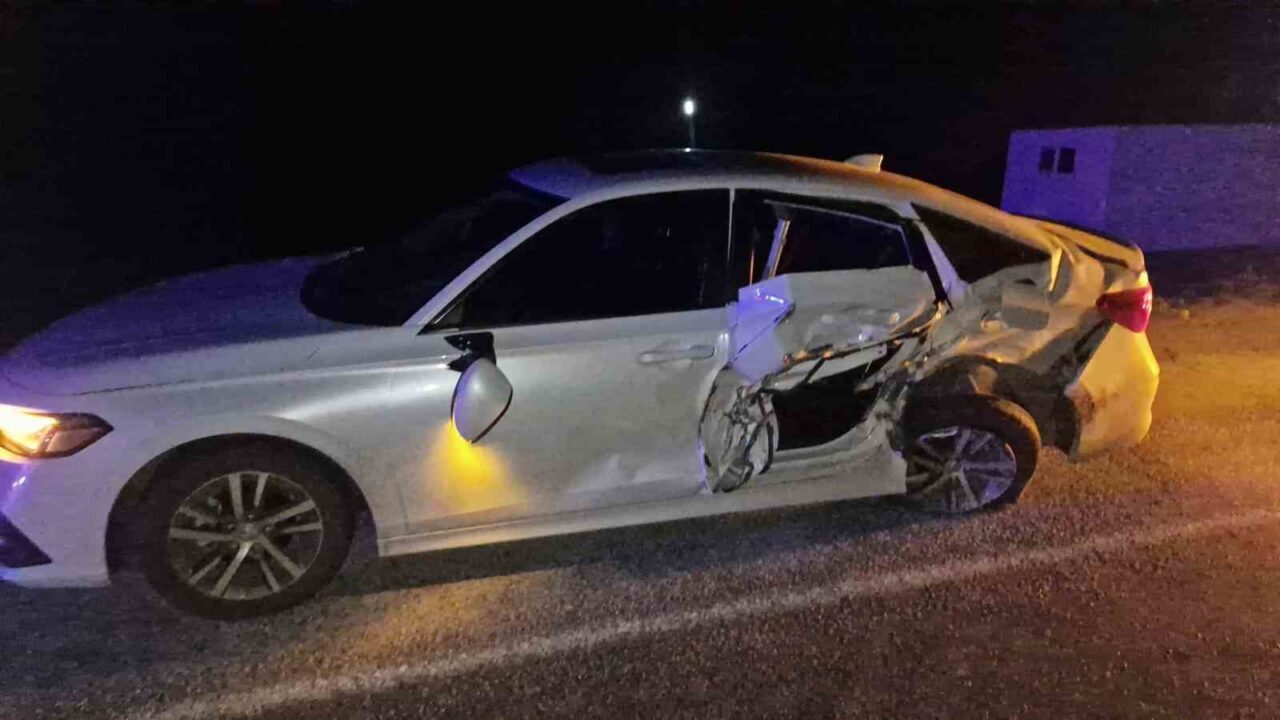 Çorum’da iki otomobil çarpıştı: 1 yaralı