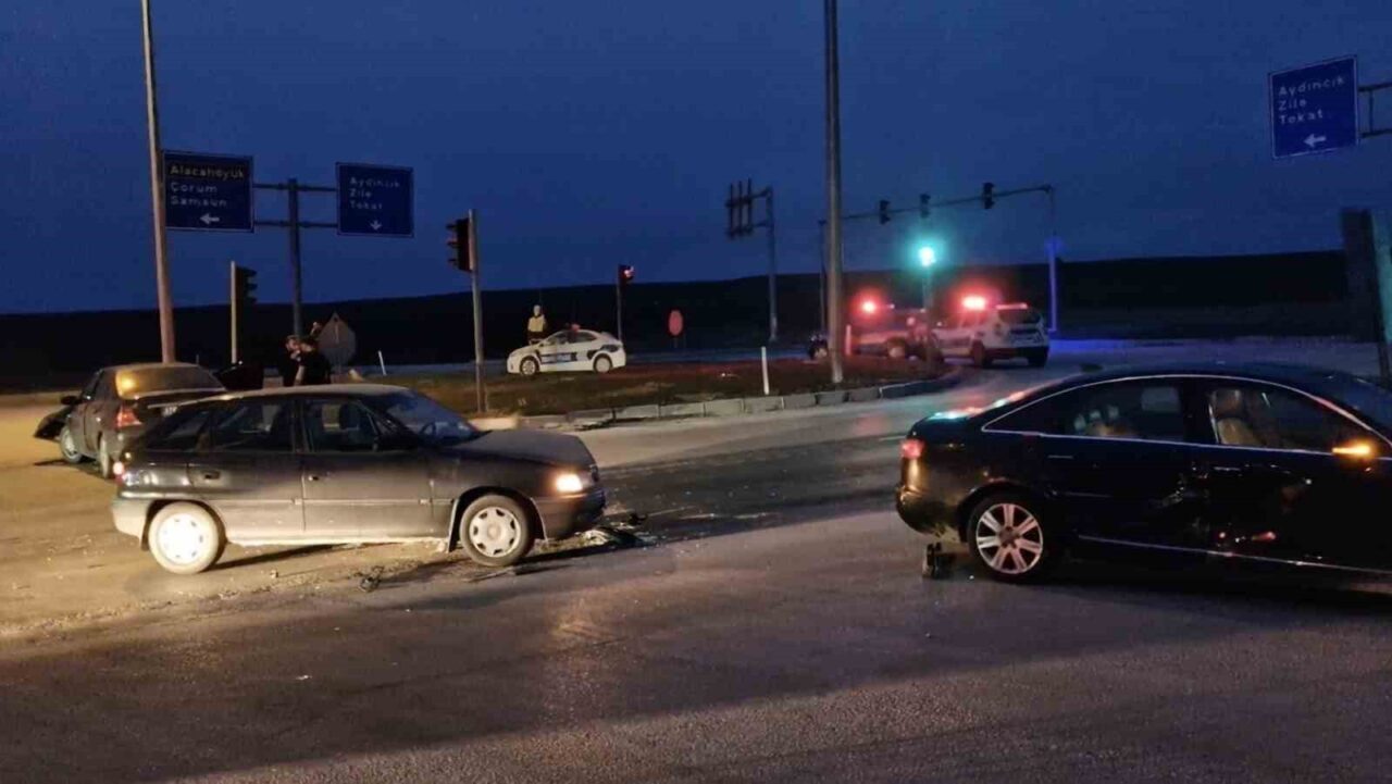 Çorum’da zincirleme kaza: 2 yaralı