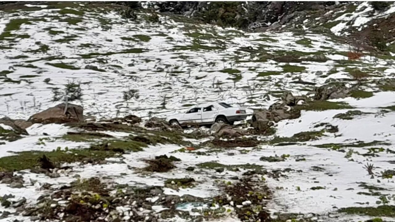 Erbaa’da otomobil 60 metreden yuvarlandı, 4 kişi yaralandı