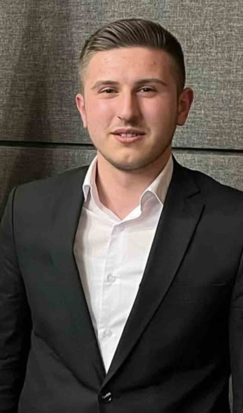 Genç işadamı evinin pencerisinden aşağıya düştü