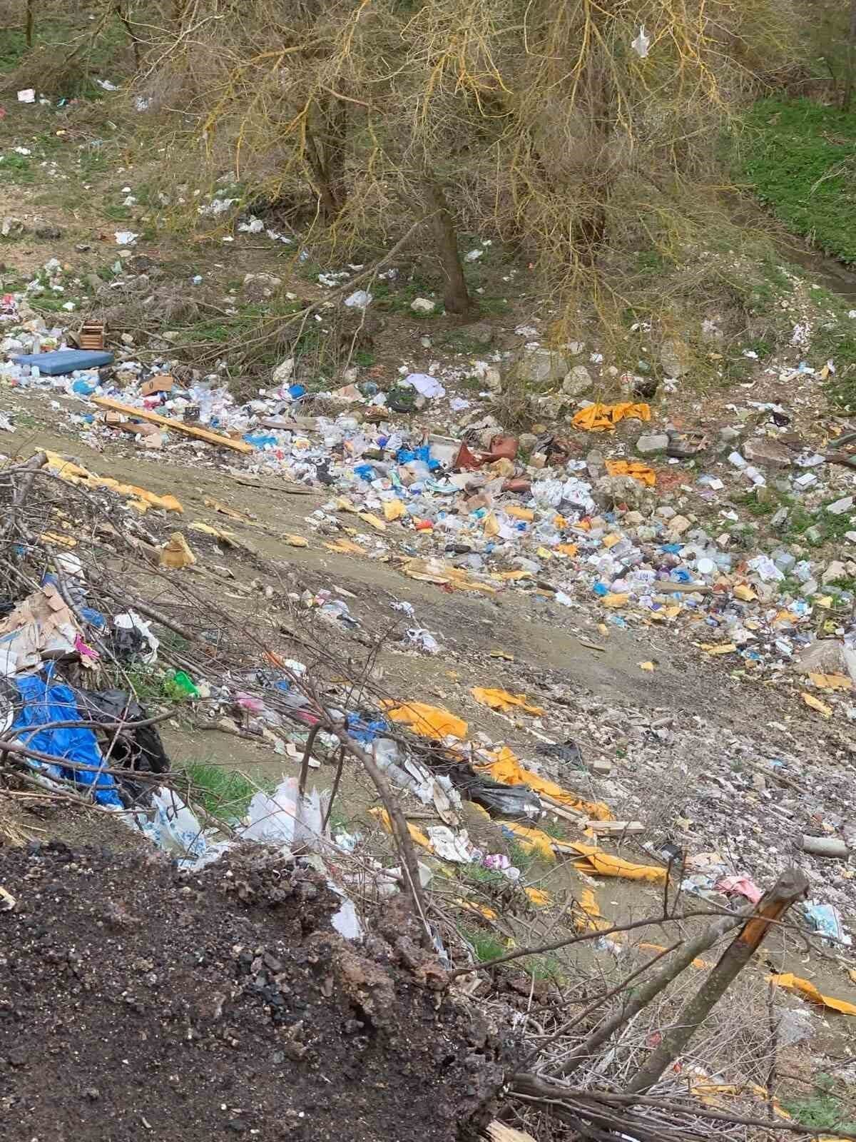 Göynük’te çöp dağı