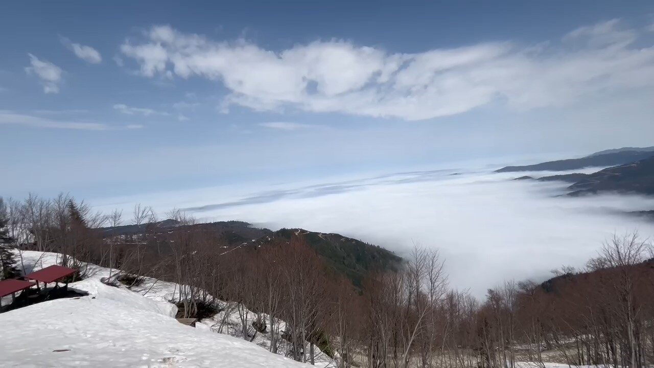 Handüzü Yaylası’nda sis denizi görenleri mest etti