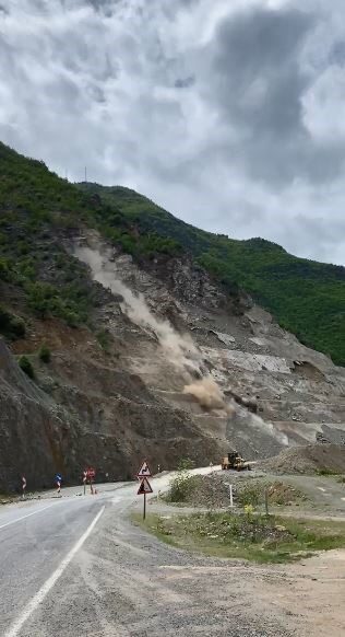 Heyelandan saniyelerle kurtuldu