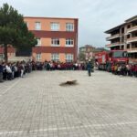 İtfaiye ekiplerinden öğrencilere yangın eğitimi