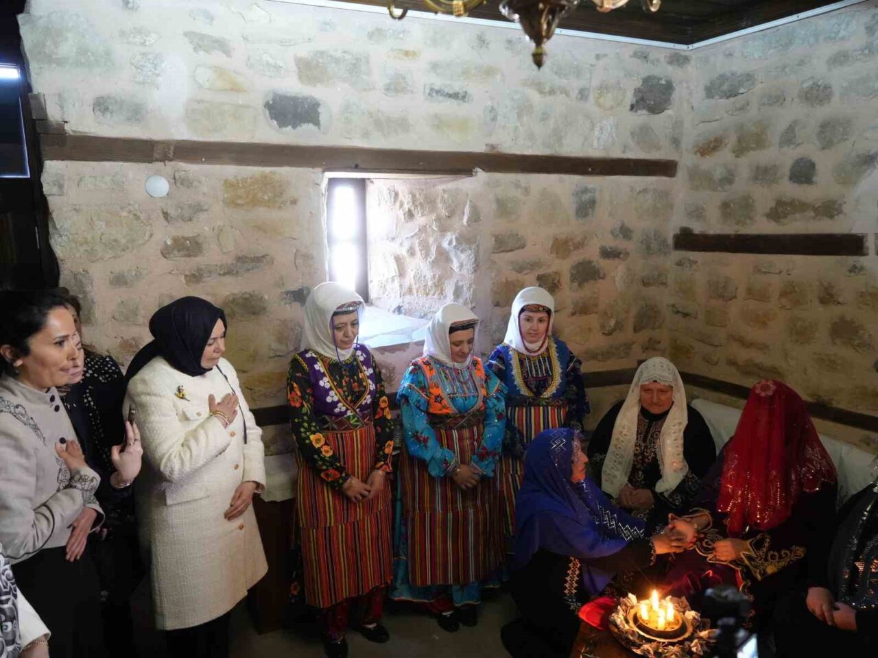 Kastamonu’da geleneksel gelinlikler ve çeyizler görücüye çıktı
