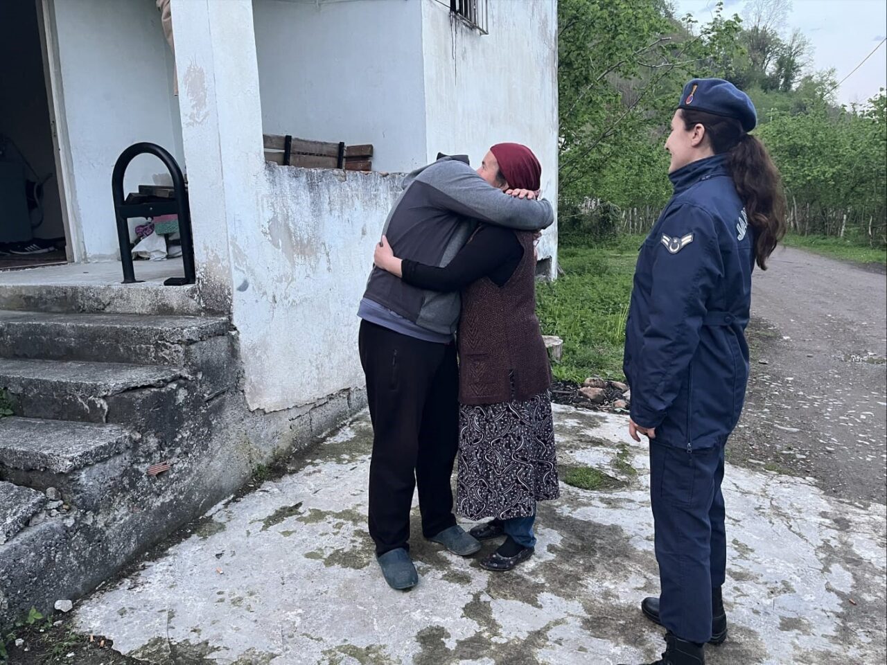 Kayıp engelli genç bulunarak ailesine teslim edildi