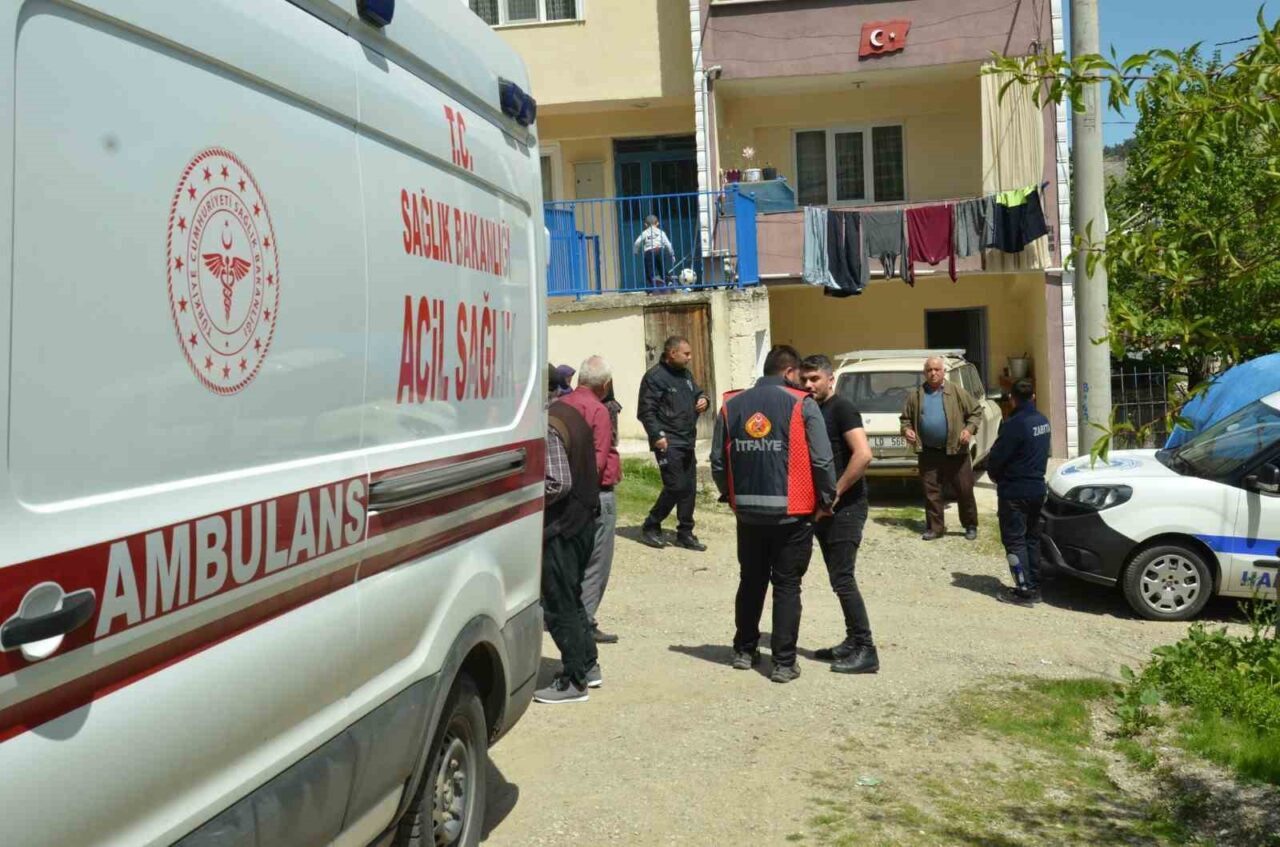 Kendisinden haber alınamayan yaşlı adam evinde ölü bulundu