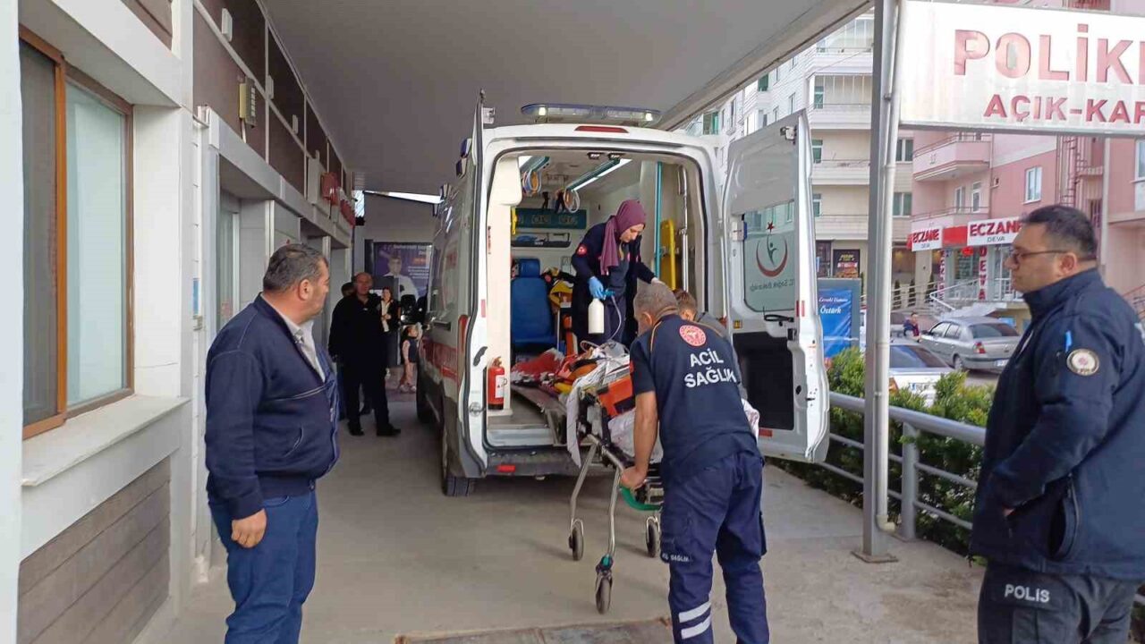 Önce 16 yaşındaki genç kızı sonra kendisini silahla vurdu