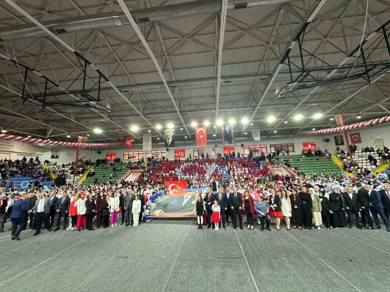 Rize’de coşkulu 23 Nisan şenlikleri