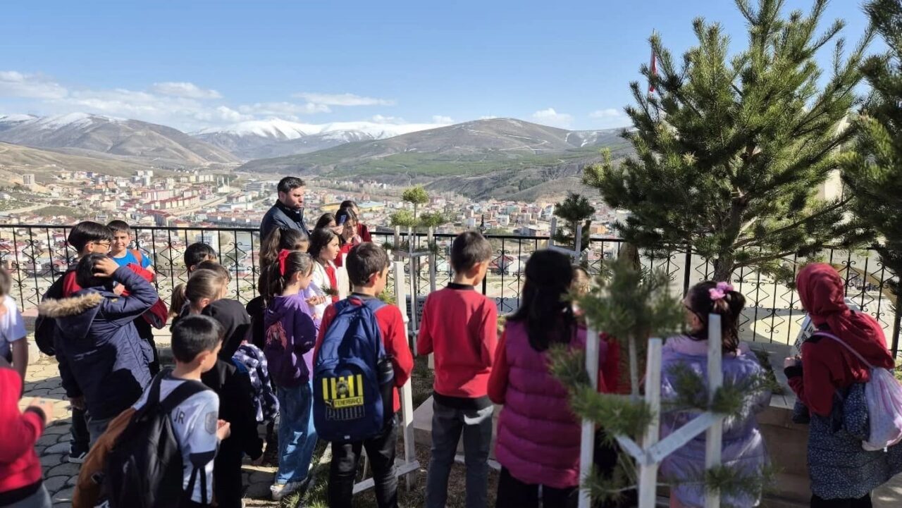 Şehitler Bayburt’ta dualarla anıldı