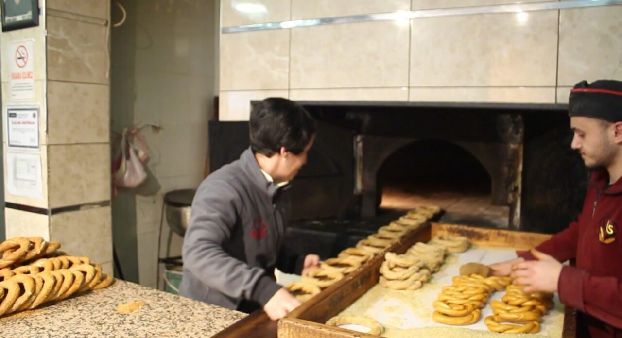 Simitten ekmeğe fırında her şeyi yapıyor