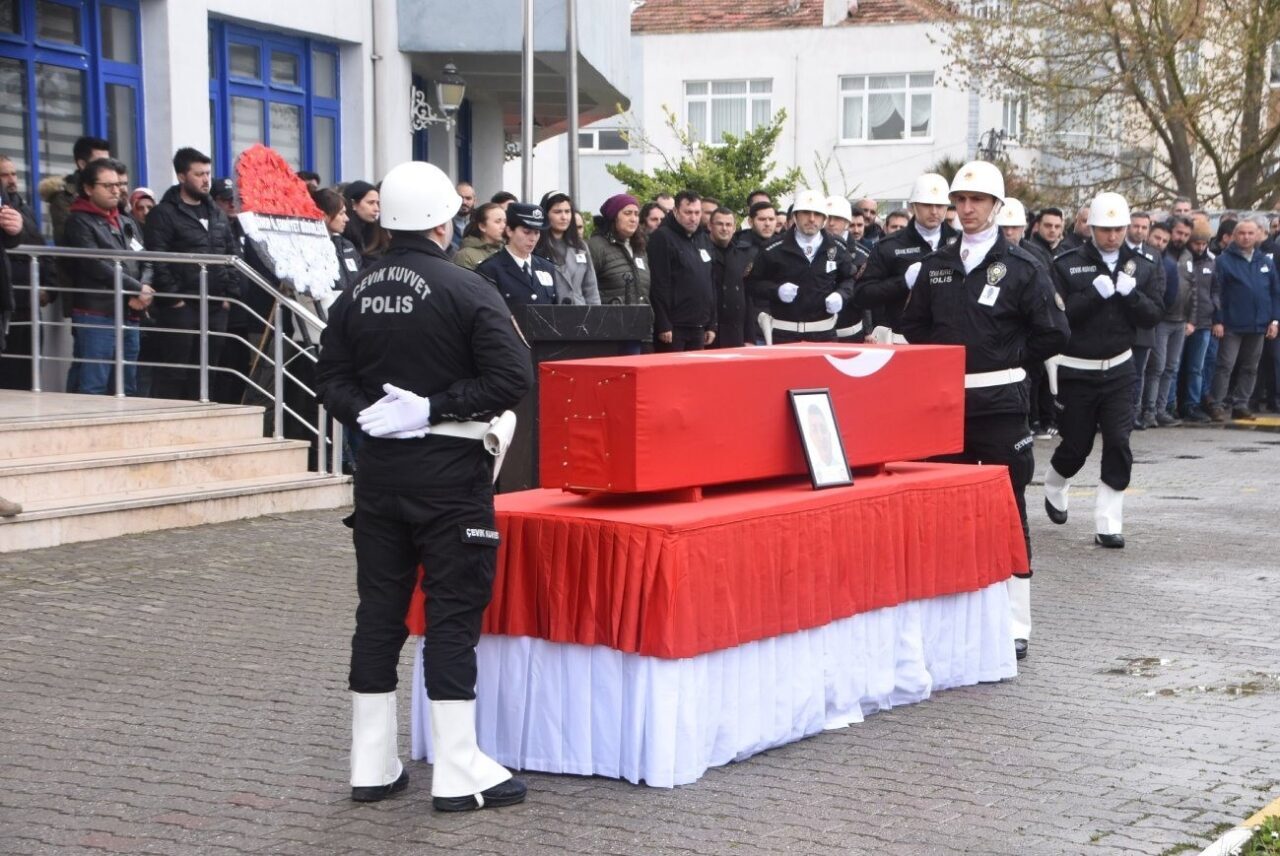 Sinop’ta kalp krizi geçiren polis memuru hayatını kaybetti