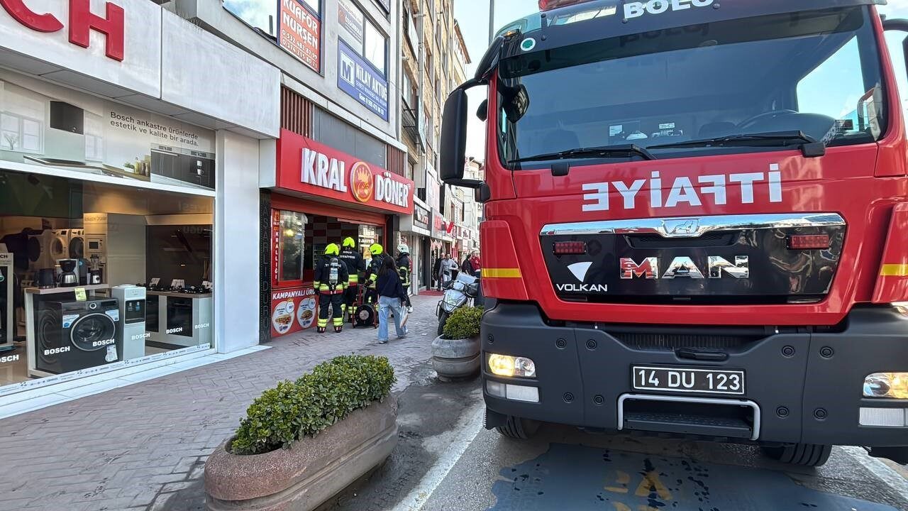 Tavuk döner dükkanında yangın paniği