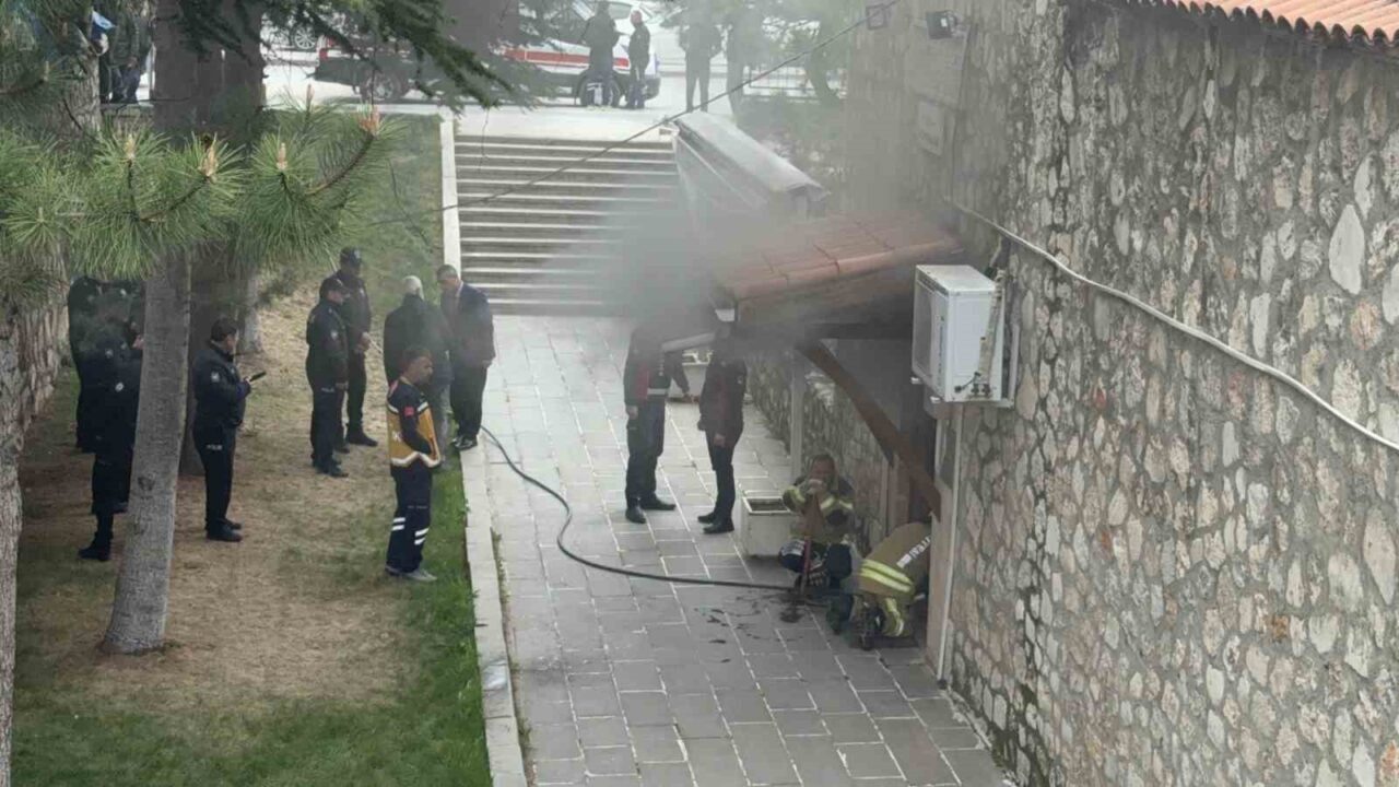 Tokat’ta 8 asırlık camide yangın çıktı