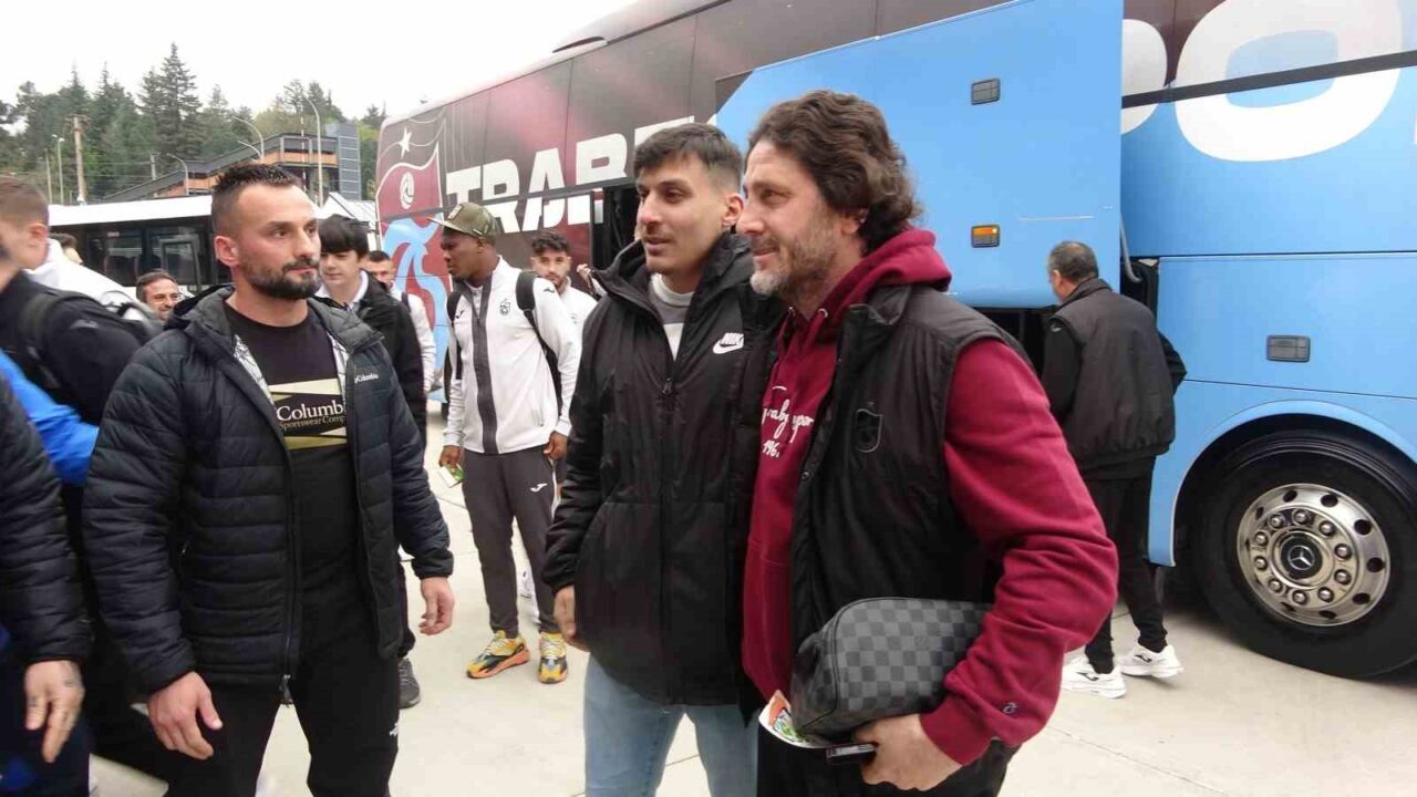 Trabzonspor, Fenerbahçe maçı için İstanbul’a gitti