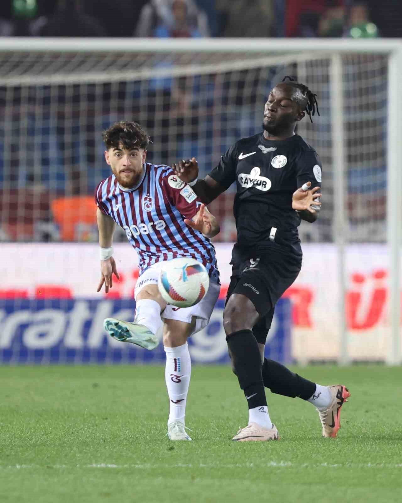 Trendyol Süper Lig: Trabzonspor: 2 - Çaykur Rizespor: 0 (Maç sonucu)