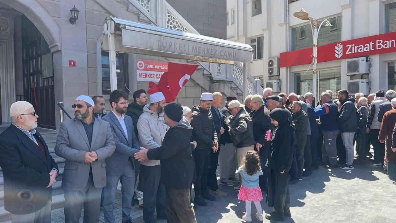 Türkeli’de ilk hacı kafilesi dualarla uğurlandı