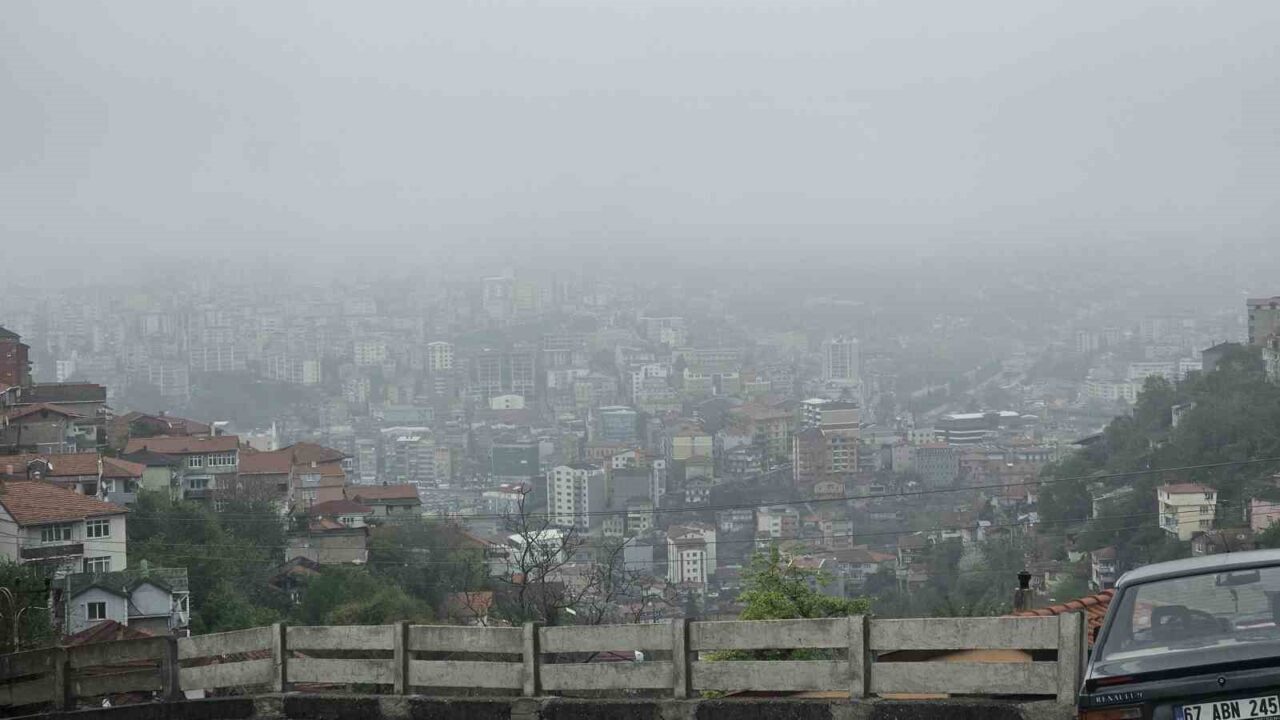 Zonguldak’ta hava sıcaklığı düştü, sis etkili oldu
