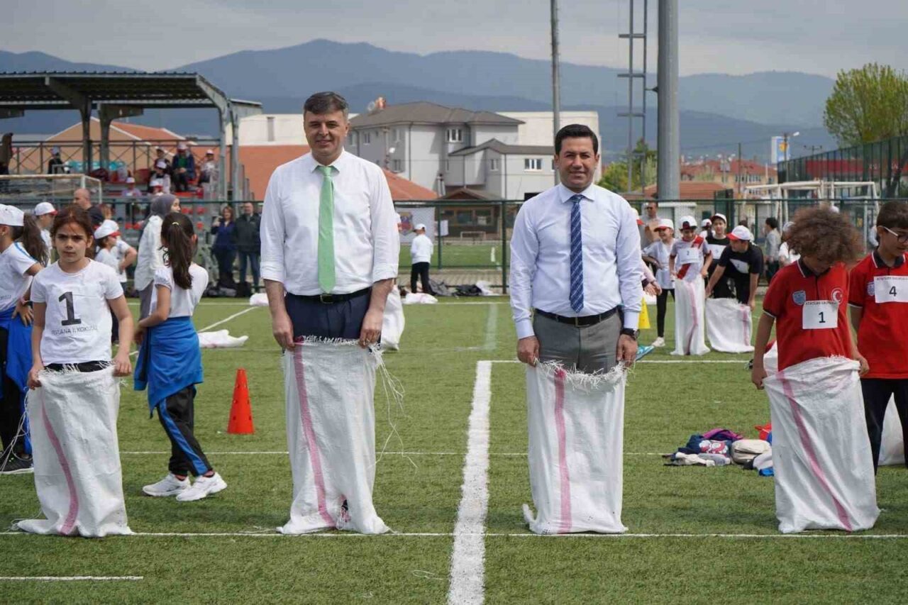 Bolu’da "Geleneksel Çocuk Şenliği" renkli görüntülere sahne oldu