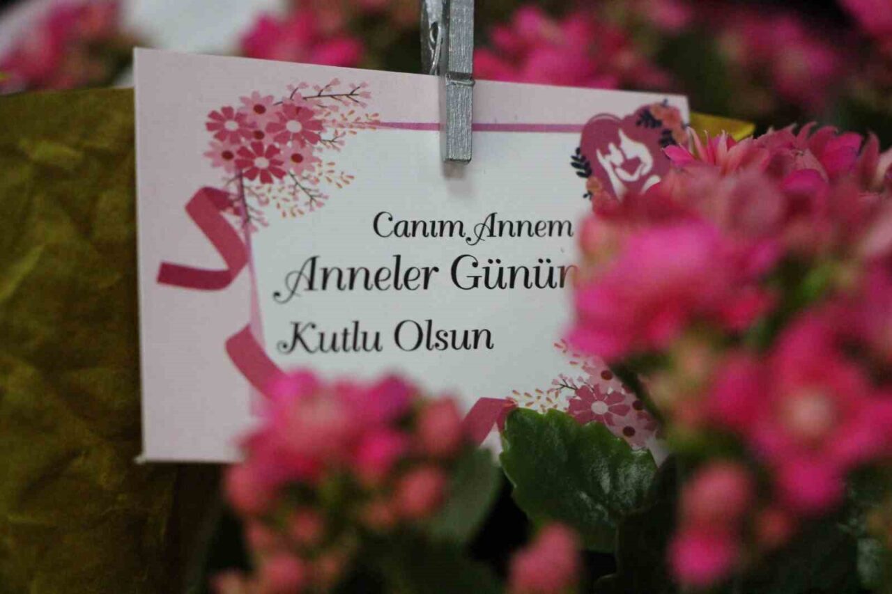 Çiçekçilerde Anneler Günü yoğunluğu