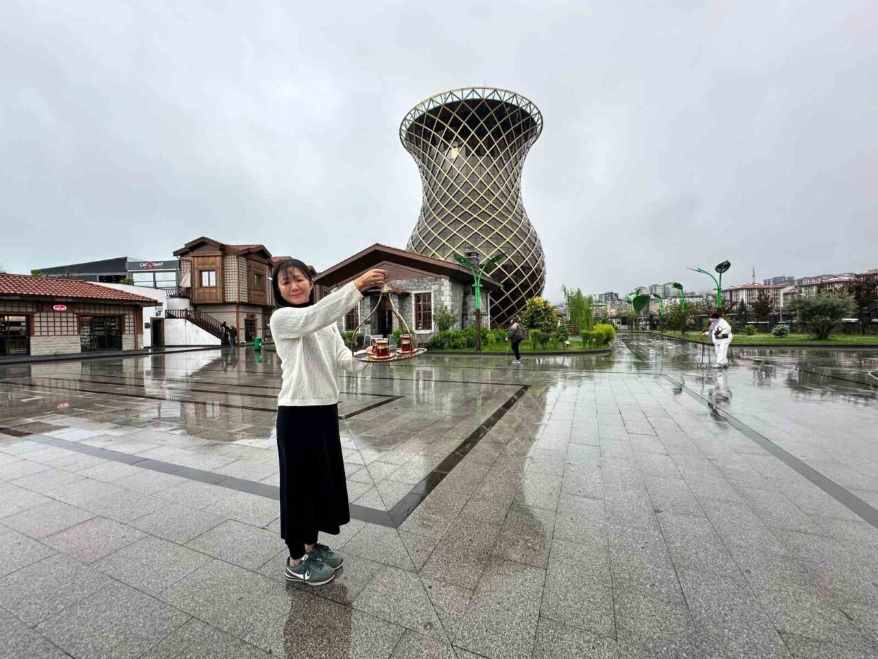 Japonyalı ‘Türk Çayı Demleme Ustası’ Rize’de çay demledi