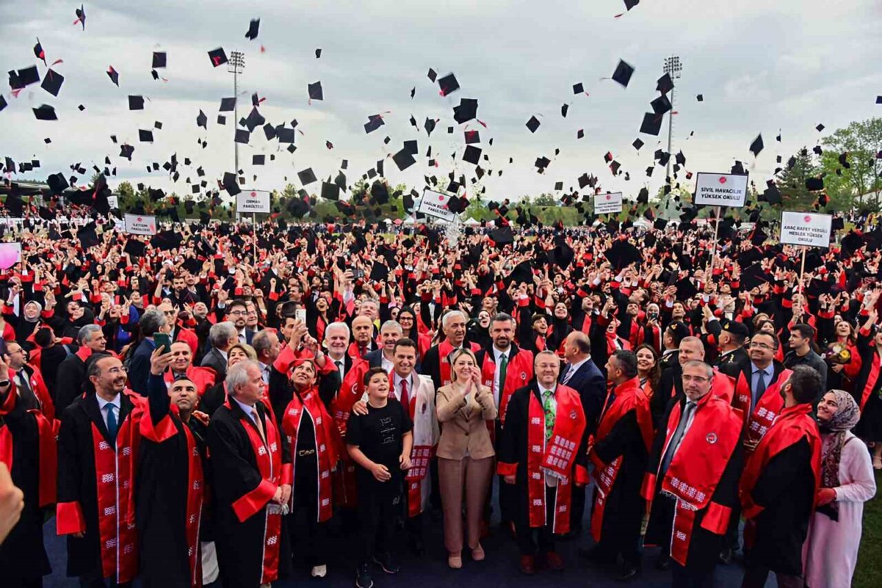 Kastamonu Üniversitesi’nde 4 bini aşkın öğrencinin mezuniyet coşkusu