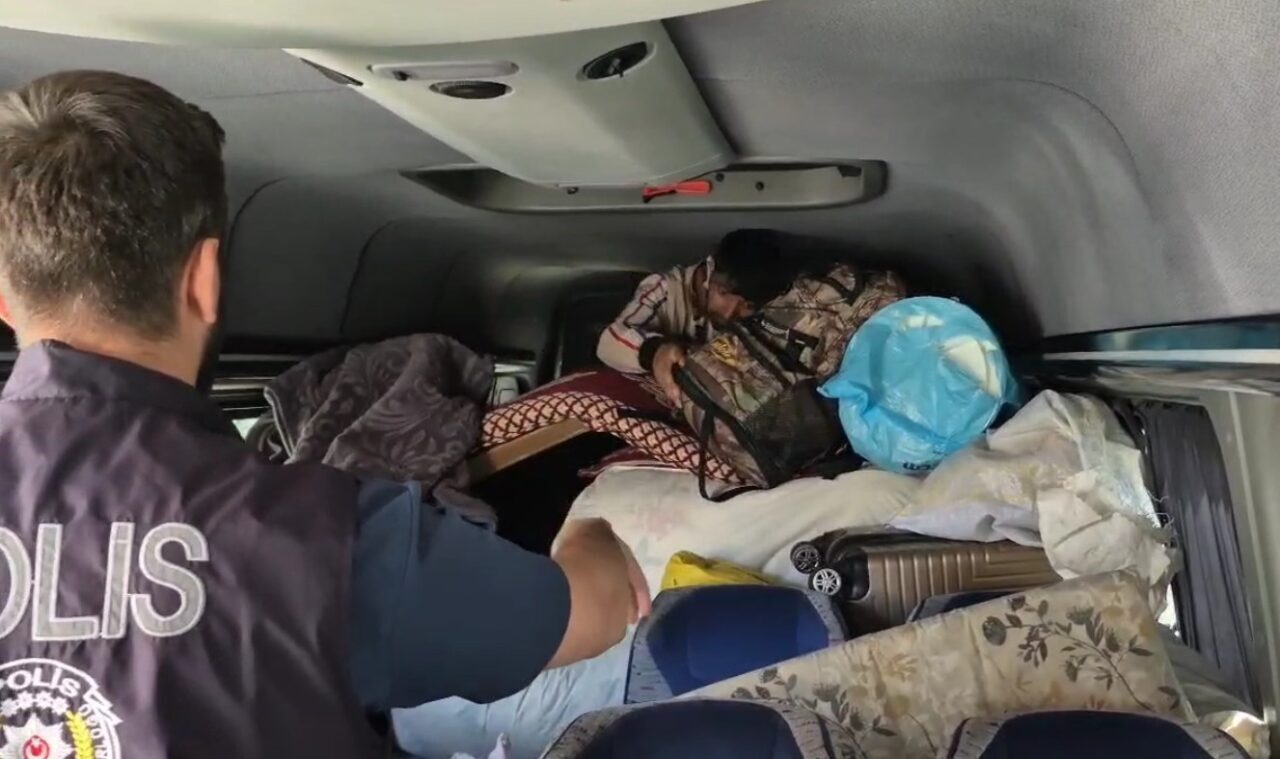 Kastamonu’da 8 düzensiz göçmen yakalandı