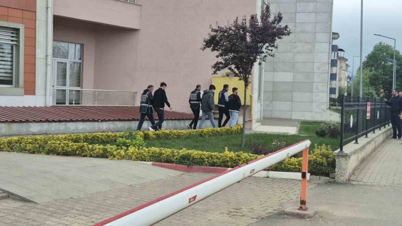 Sahte polislerin 3 milyon TL’lik vurgununa gerçek polis engeli