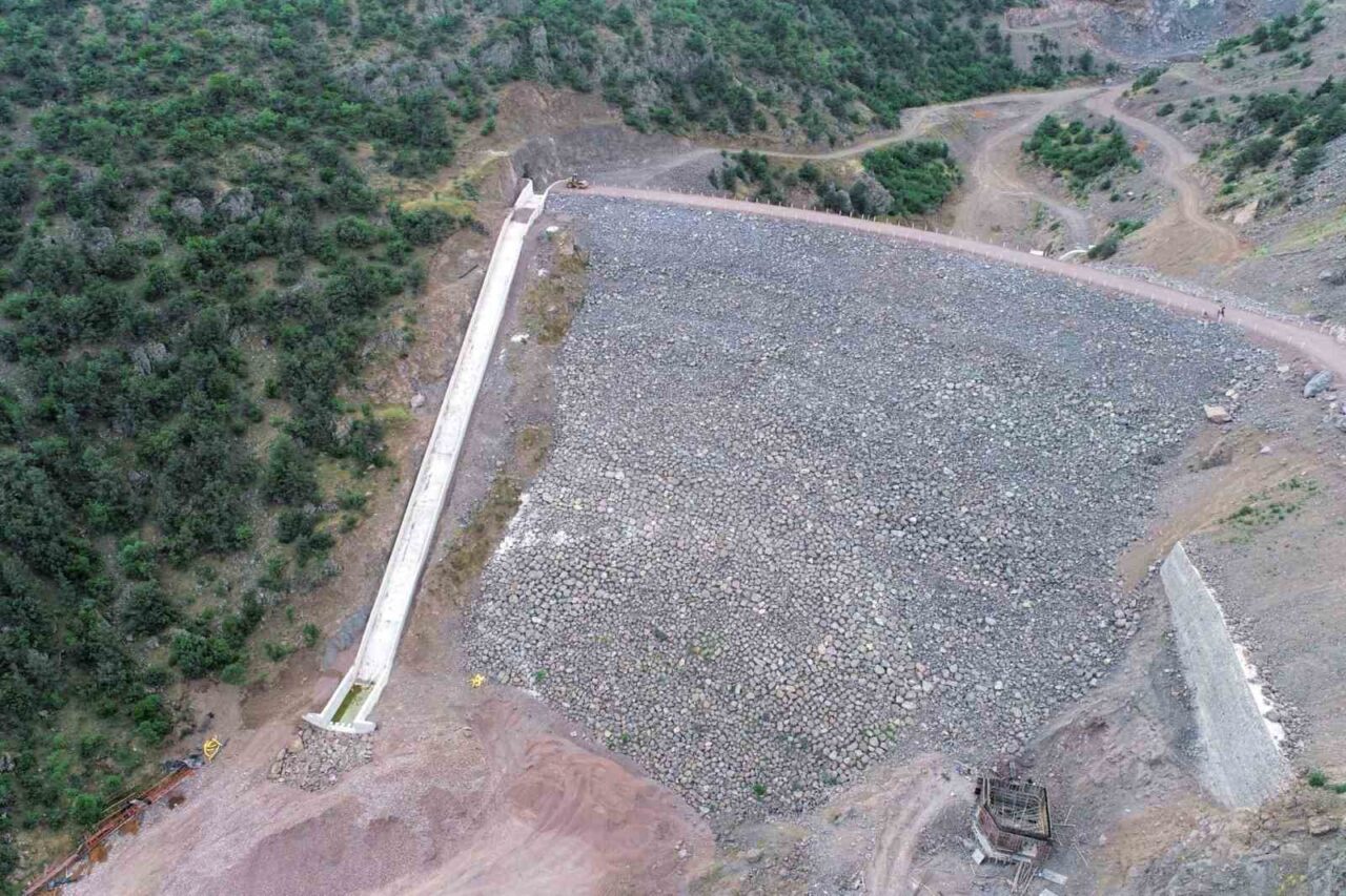 Saraycık Göleti’nin gövde dolgusu tamamlandı