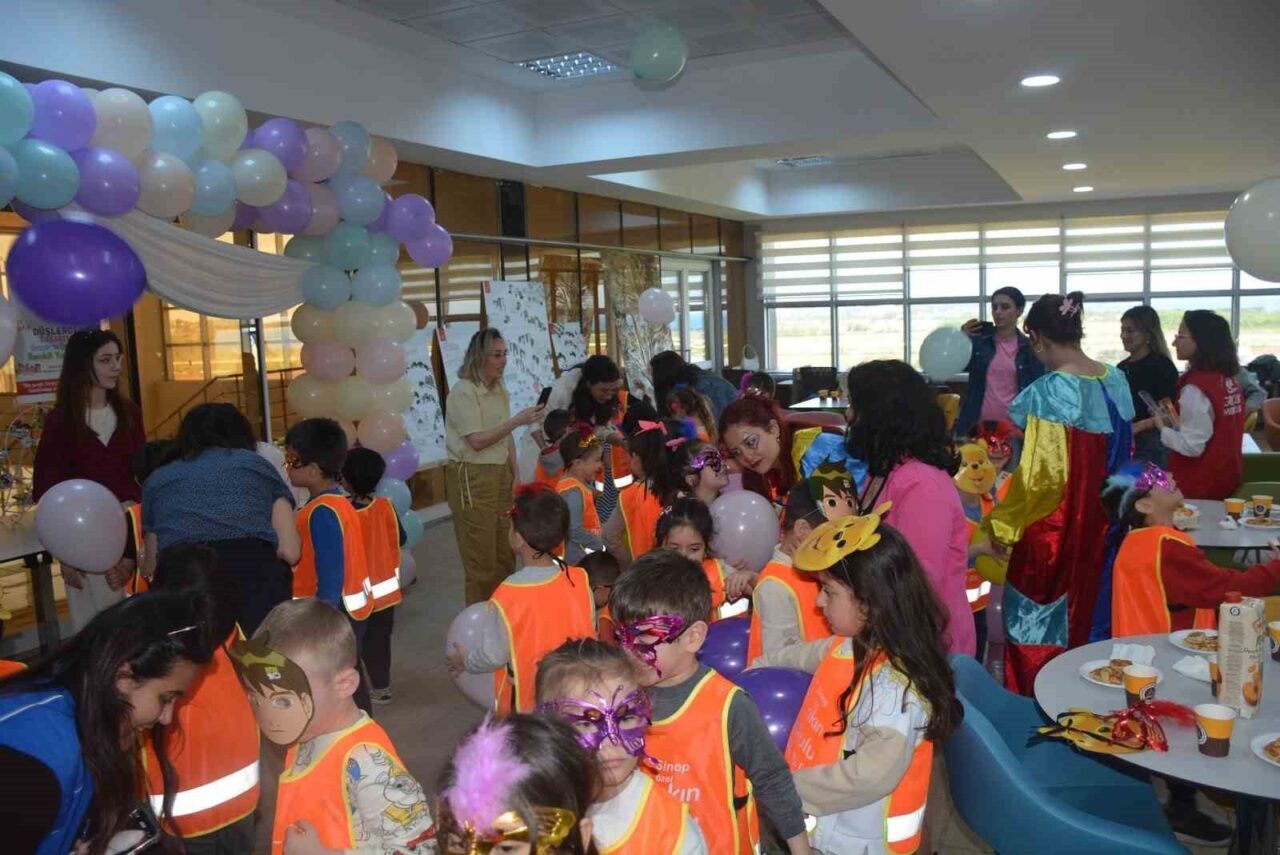 Sinop’ta "Düşlerden Tasarıma: Gençler ve Çocuklarla Renkli Yarınlara" projesi hayata geçirildi