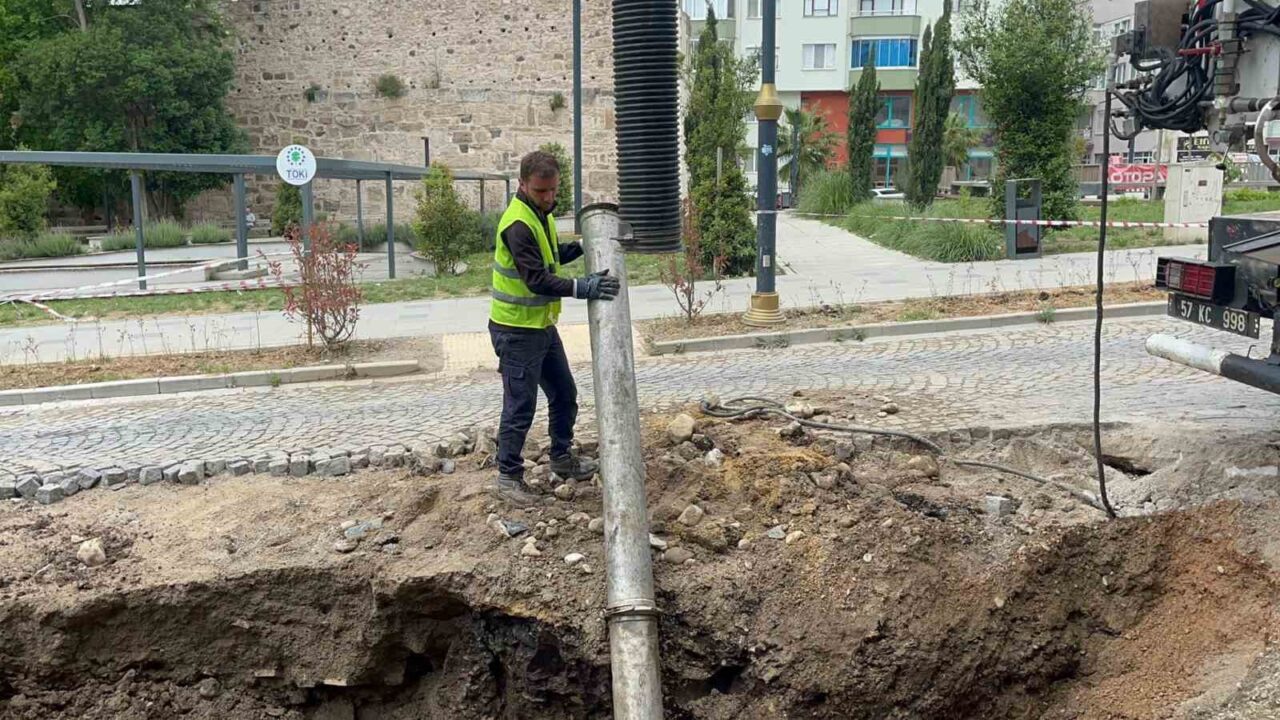 Sinop’ta su borusu patladı