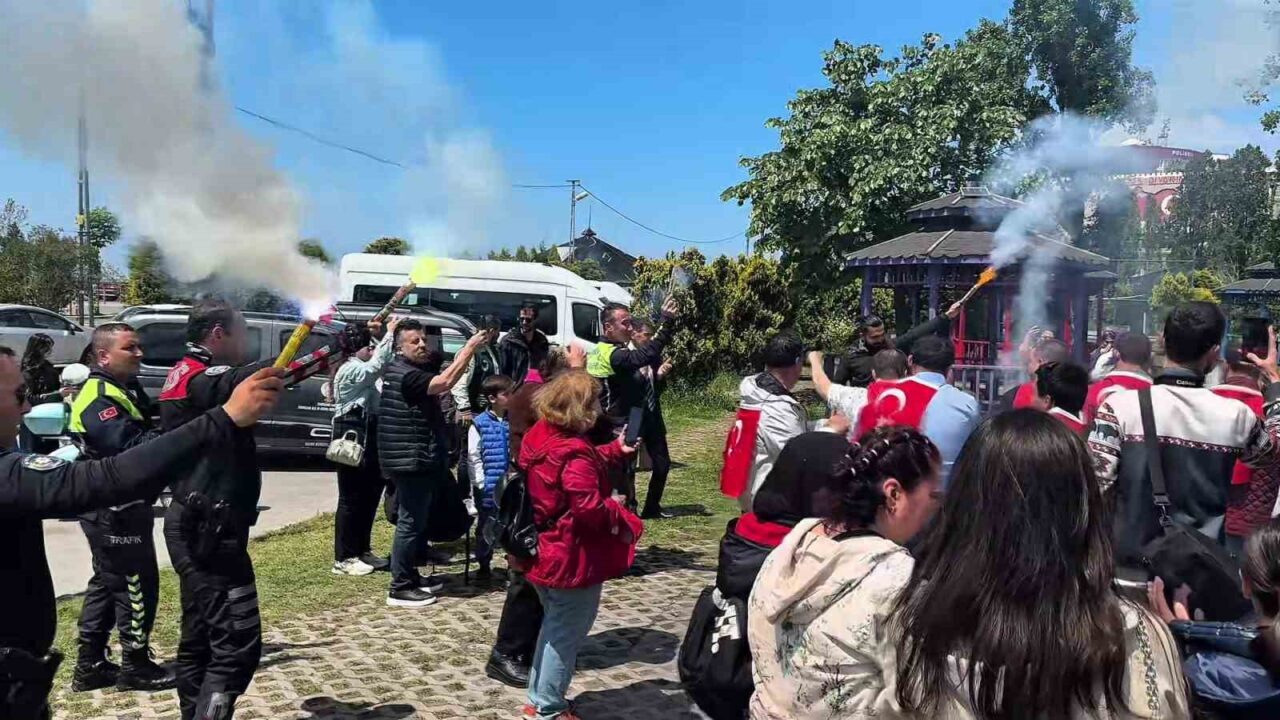 Temsili asker uğurlama konvoyu duygulandırdı