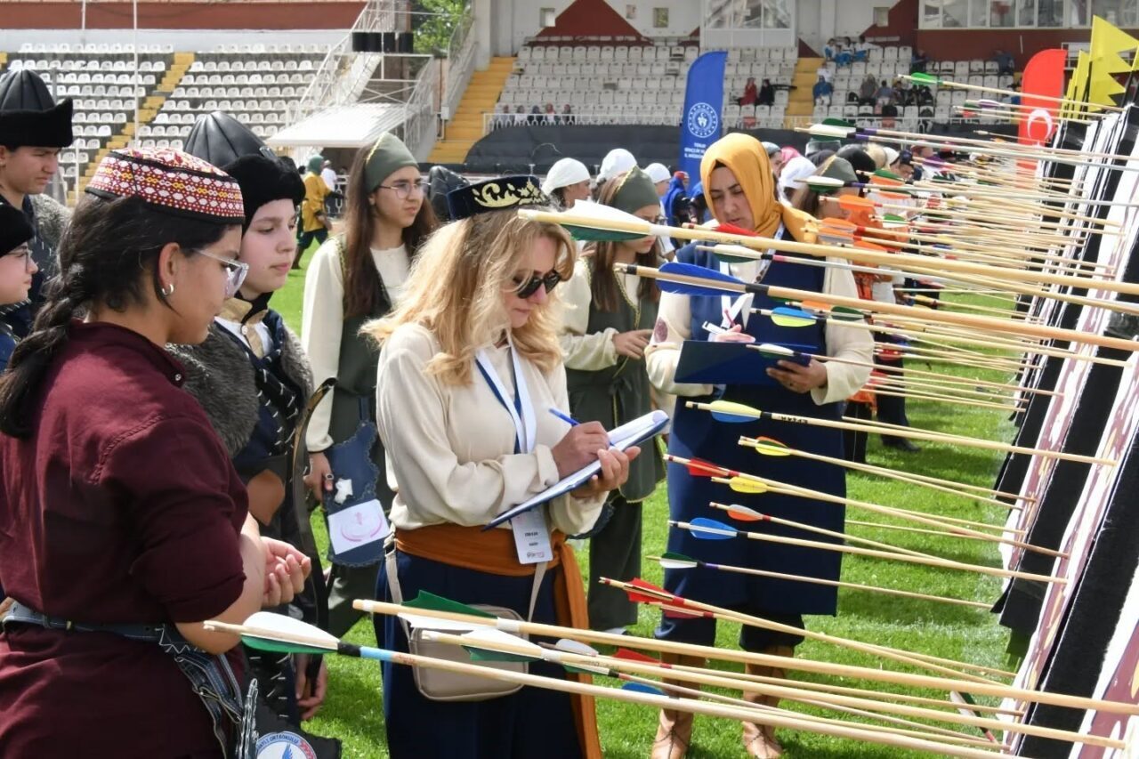 Tokat’ta geleneksel Türk okçuluğu rüzgarı esti