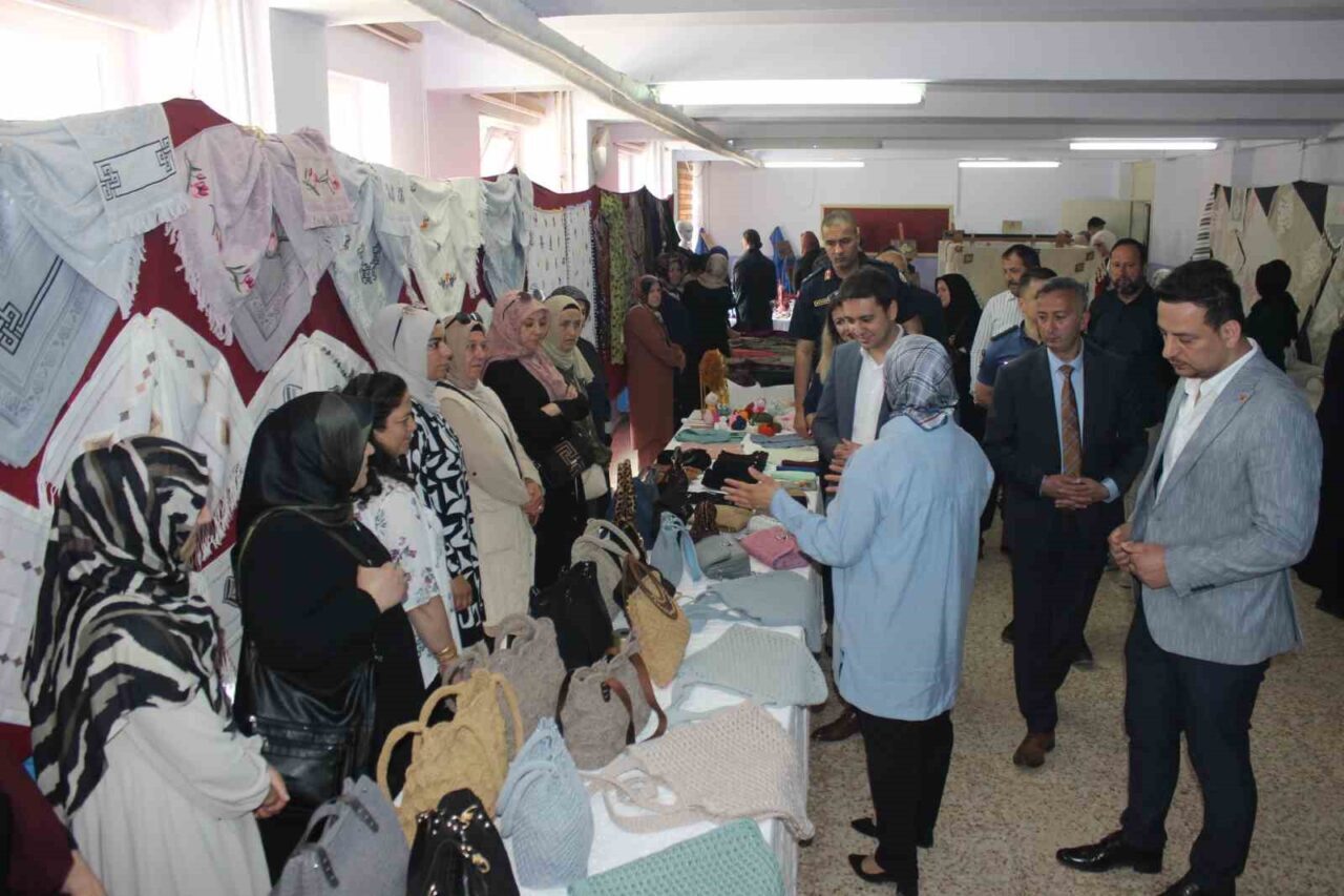 Türkeli’de yıl sonu sergisi