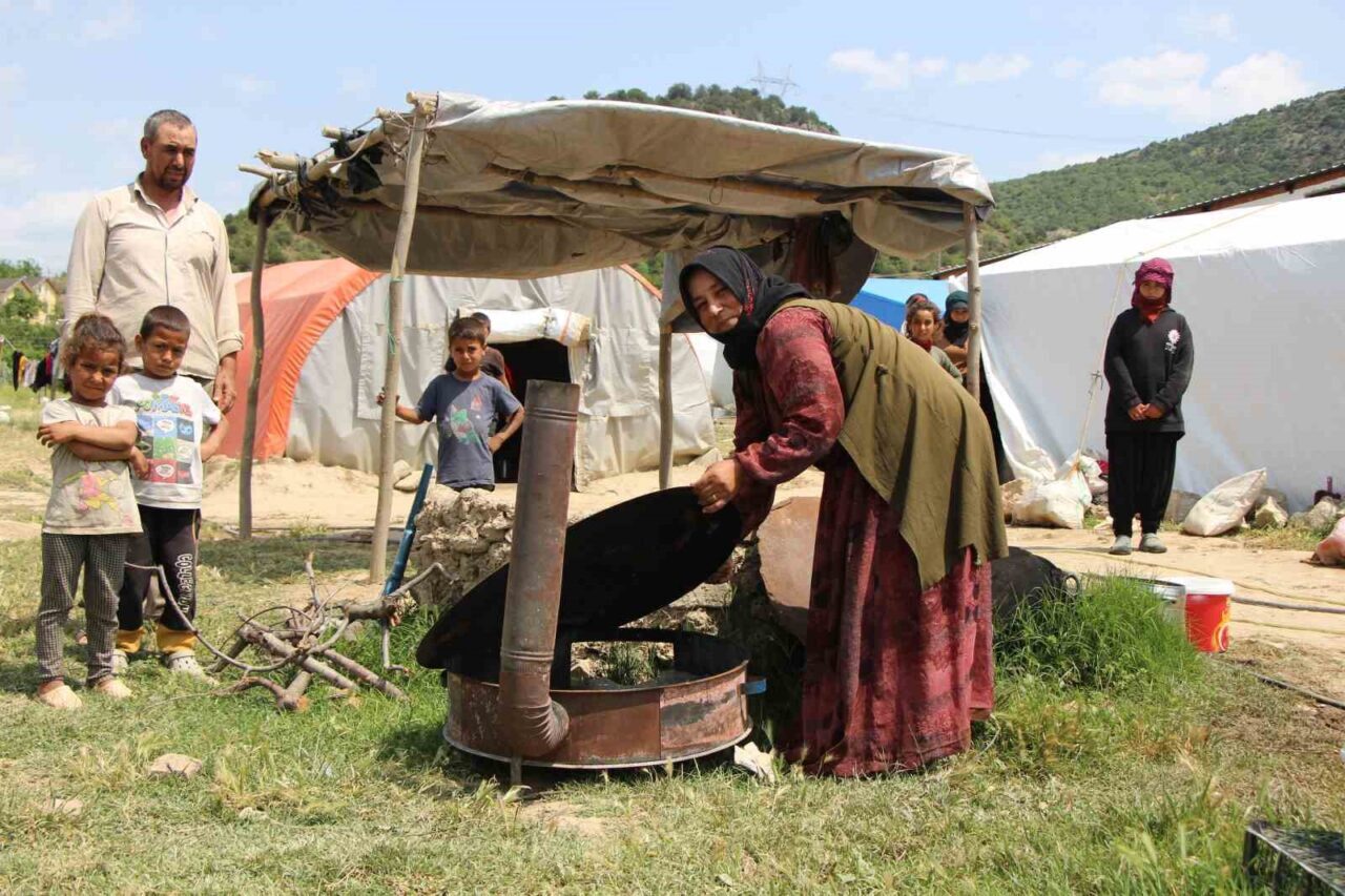 9 çocuklu tarım işçisi annenin tek isteği fırın ve çocuk parkı