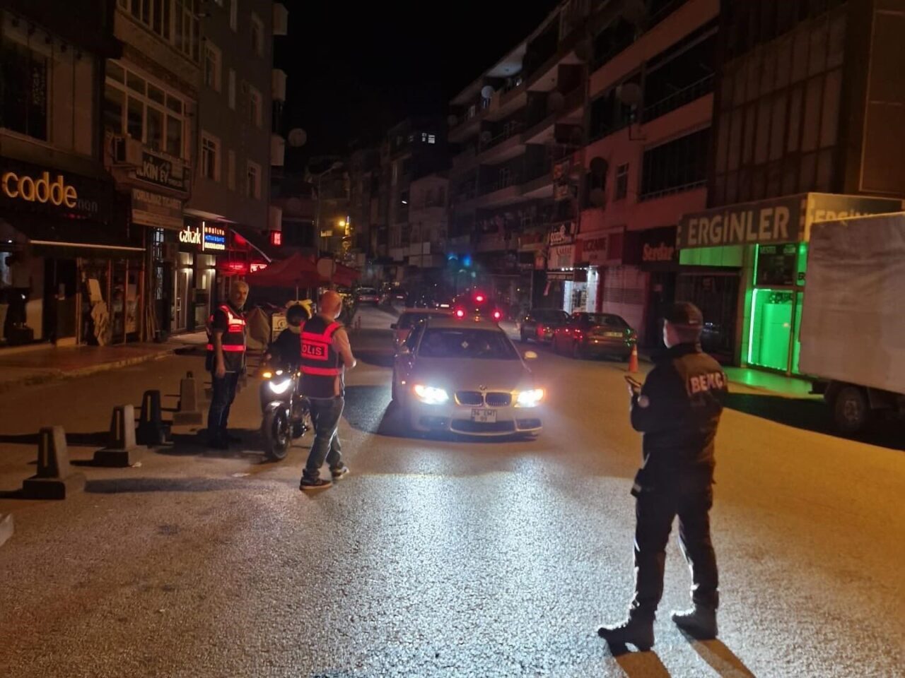 Alaplı’da abartı egzoz ve motosiklet denetiminde 17 sürücüye para cezası