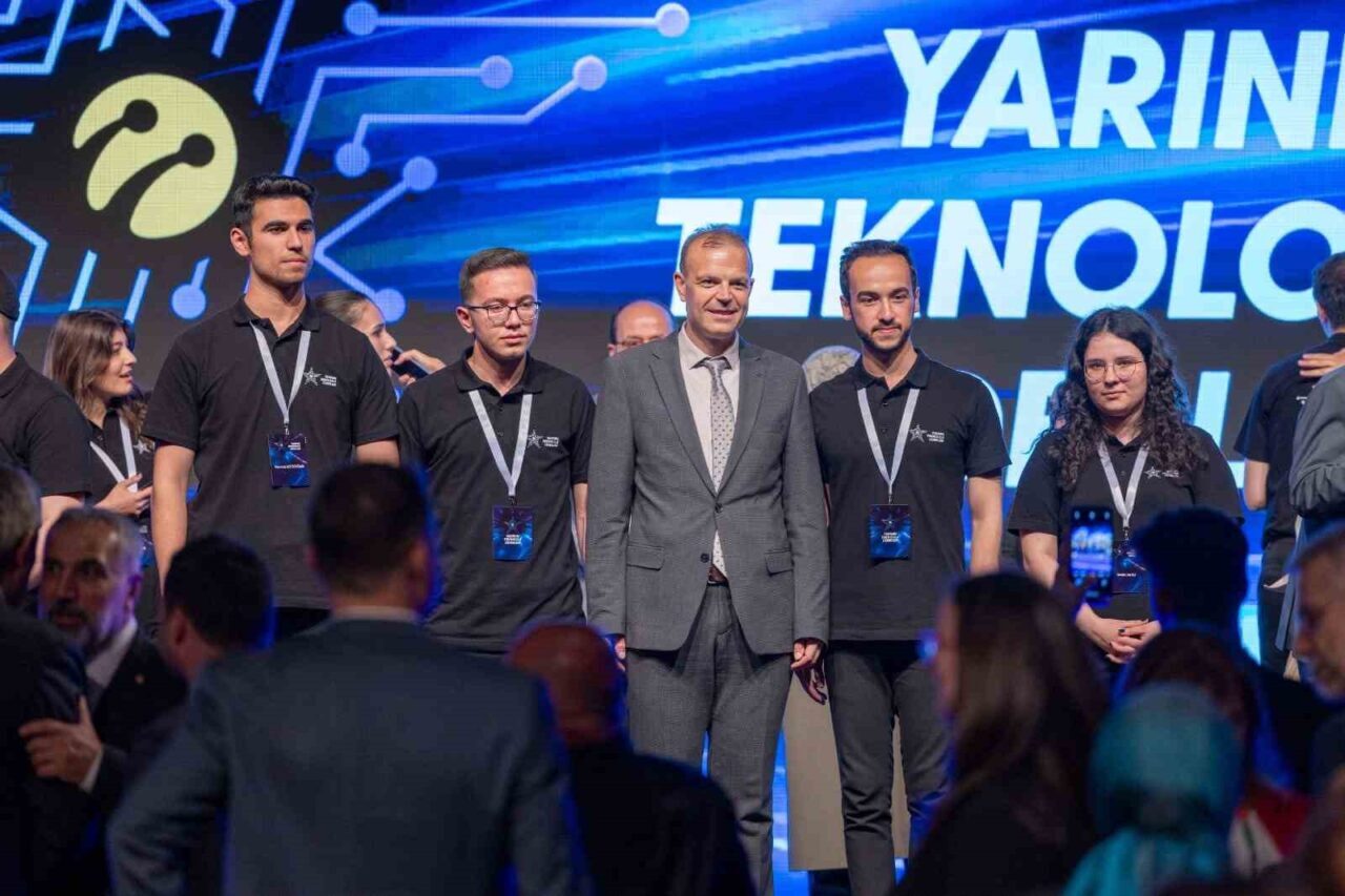 BARÜ’lü öğrenciler teknoloji yarışmasında finalist oldu