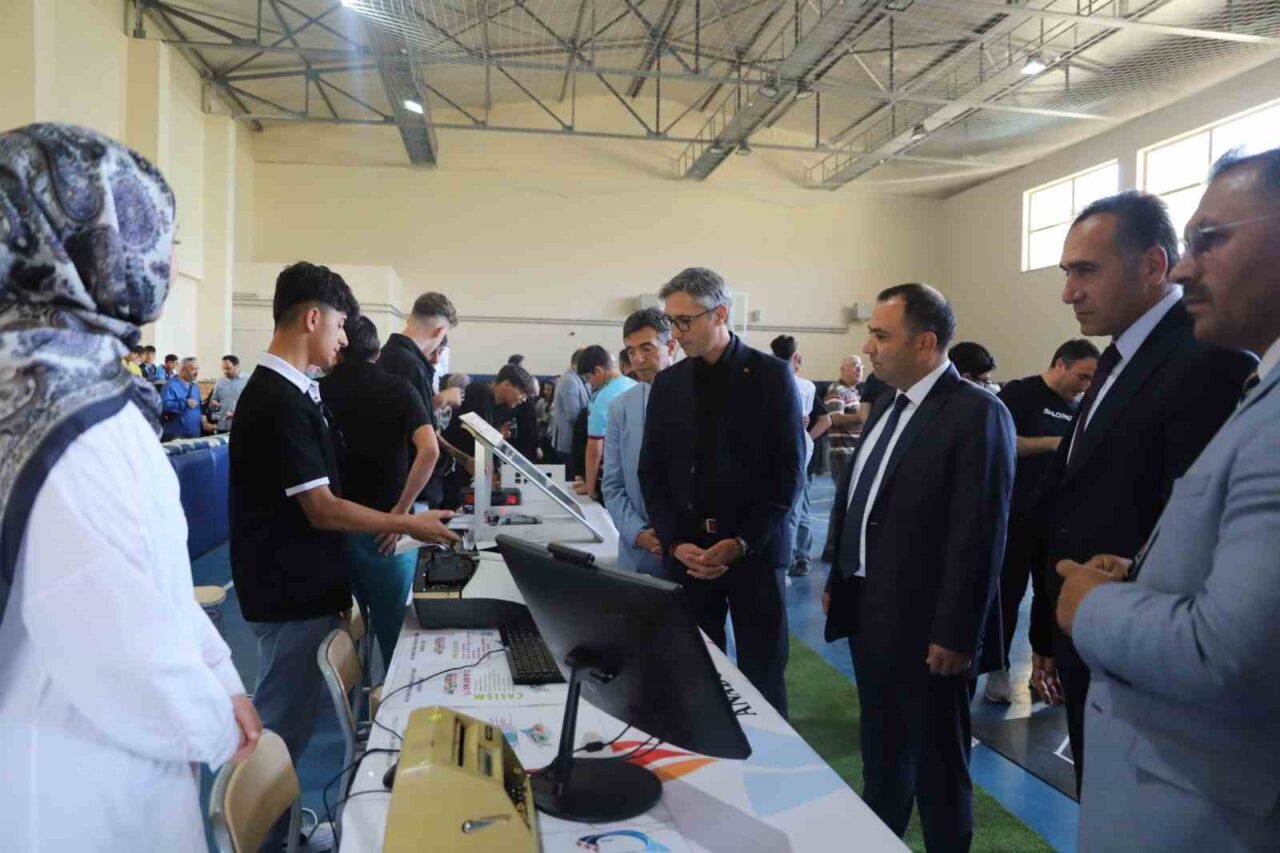 Bayburt’ta Mesleki ve Teknik Eğitim Fuarı’nda meslek dalları tanıtıldı