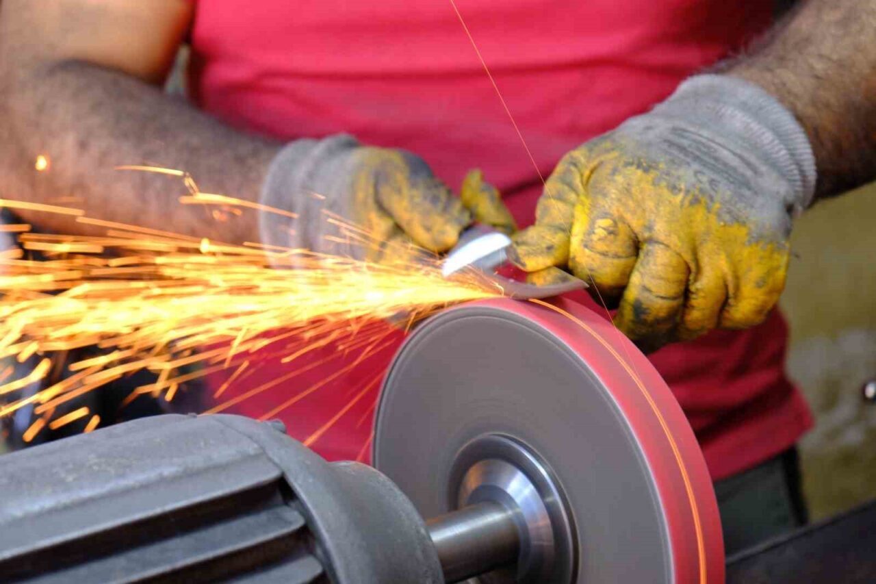 Bıçak bileyicilerin bayram yoğunluğu