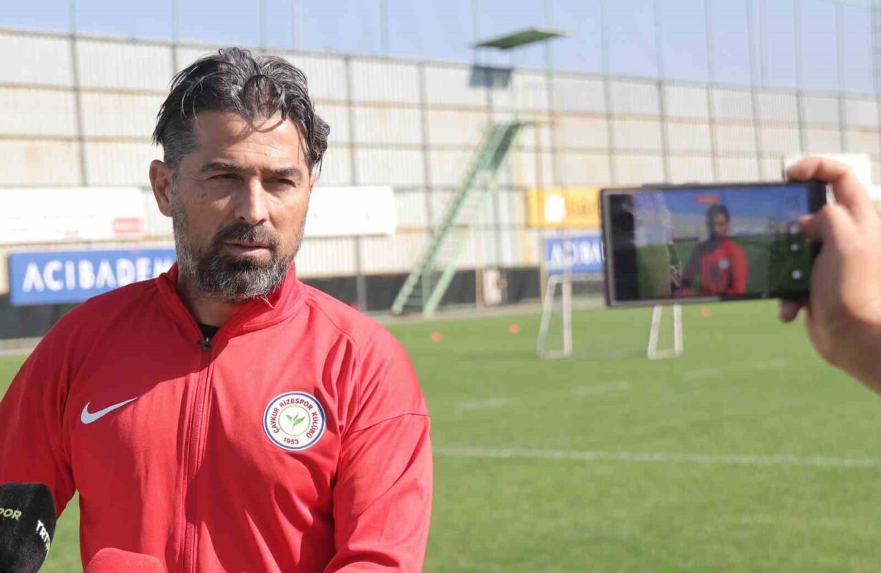 Çaykur Rizespor’da İlhan Palut’un sözleşmesi uzatıldı