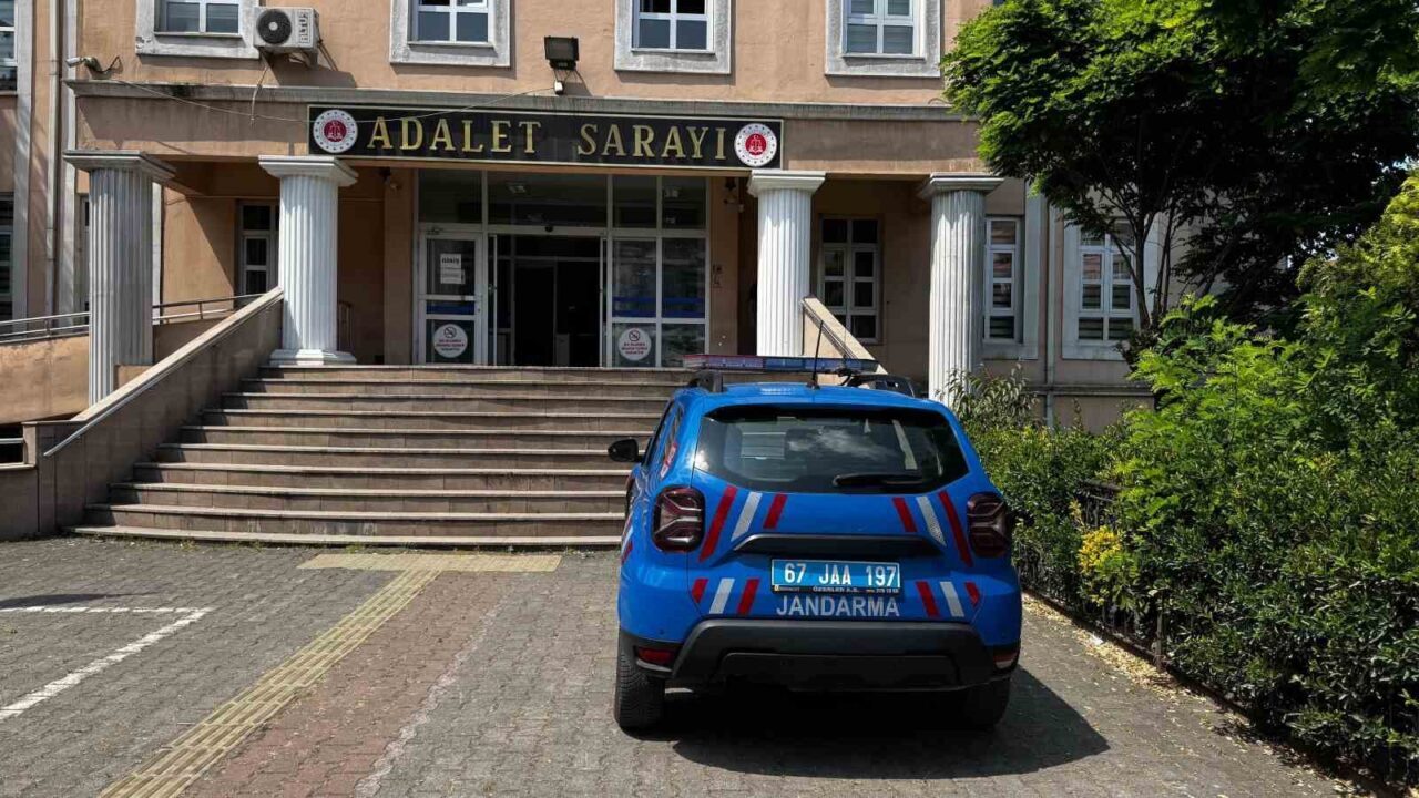 Durdurulan otobüste valiz içerisinde uyuşturucu hap ele geçirildi