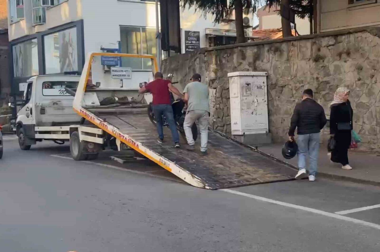 Ehliyetsiz sürücü sahte plakayla yakalandı