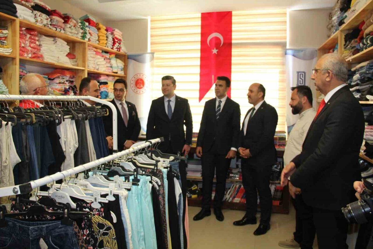 İnebolu’da denetimli serbestlik yükümlüleri ve aileleri için ’sosyal market’ açıldı