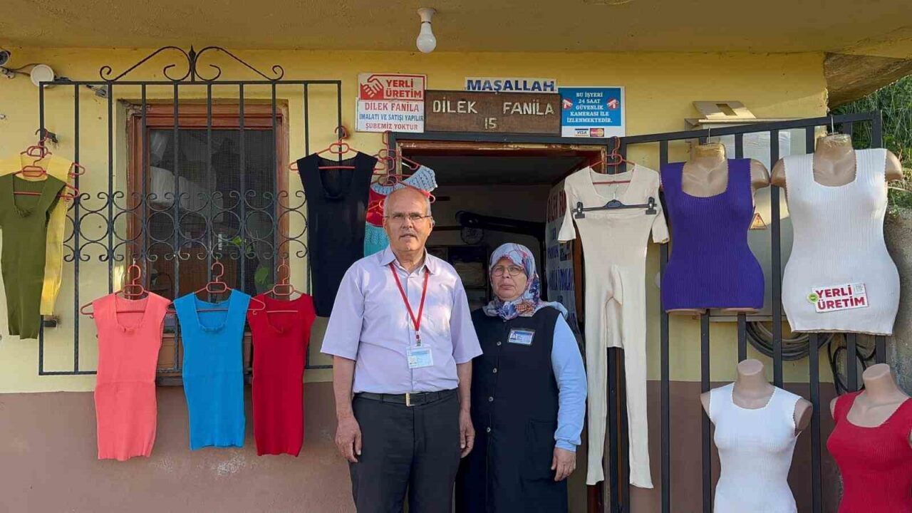 Karı-koca 28 yıldır fanila üreterek geçimini sağlıyor