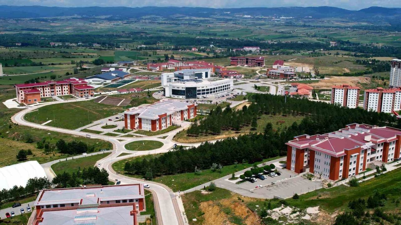 Kastamonu Üniversitesi, US News 2025 Dünya Üniversite sıralamasında yer aldı
