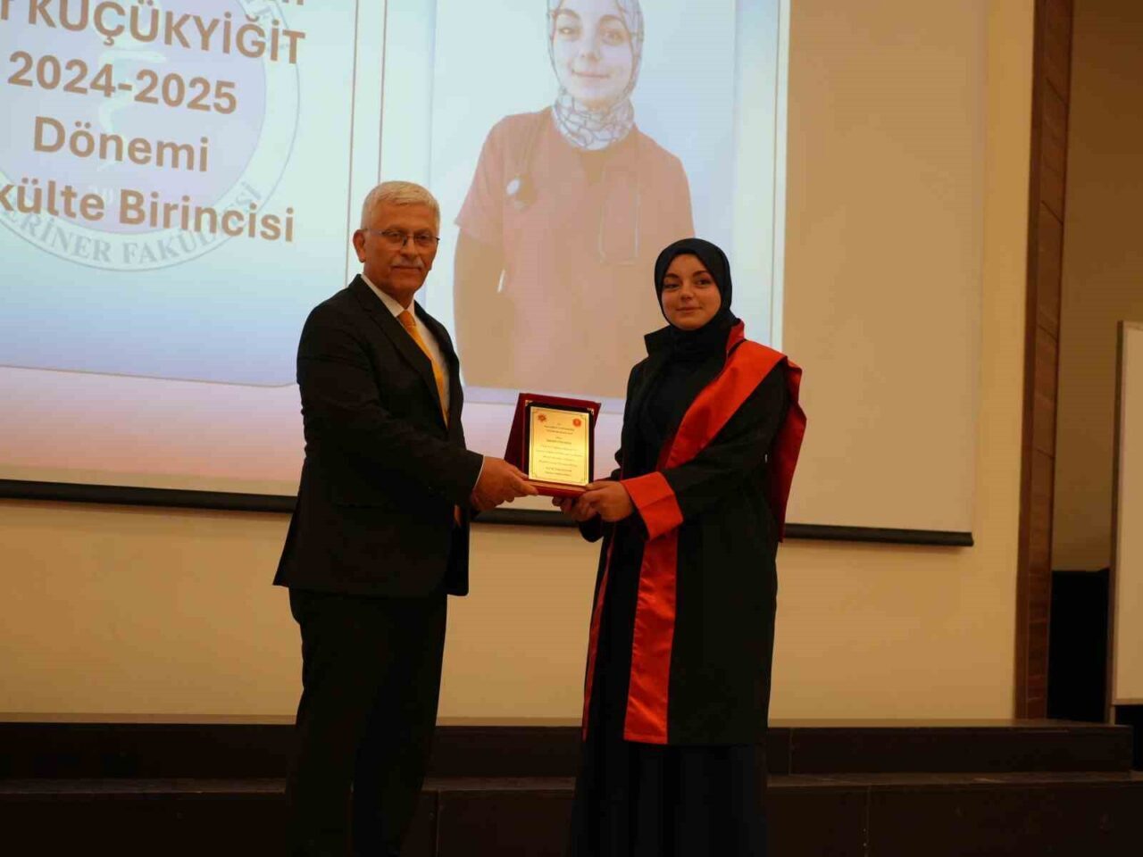 Kastamonu Üniversitesi Veteriner Fakültesi’nde mezuniyet heyecanı