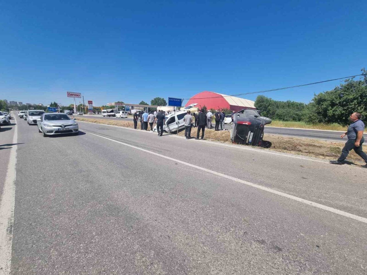 Kastamonu’da iki hafif ticari araç çarpıştı: 4 yaralı