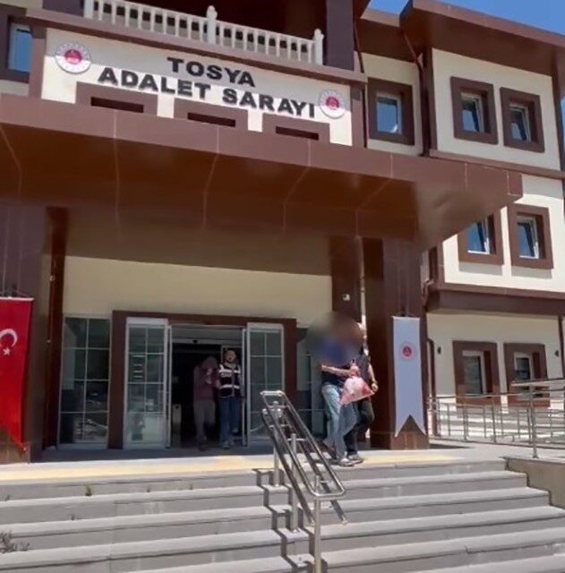 Kastamonu’ya uyuşturucu getiren iki şüpheli tutuklandı